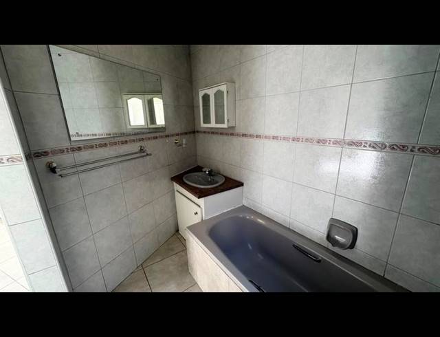 2 BEDROOM HOUSE FOR SALE IN OAKDENE